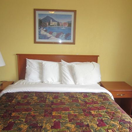 Knights Inn Santa Cruz Eksteriør billede