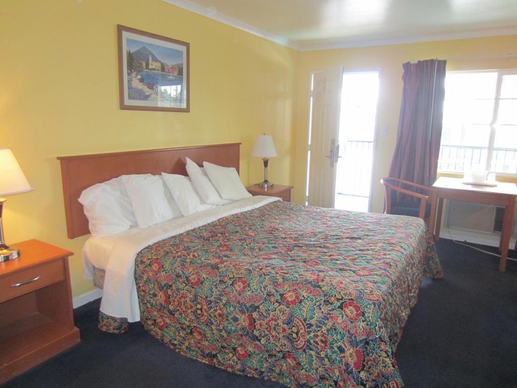 Knights Inn Santa Cruz Eksteriør billede