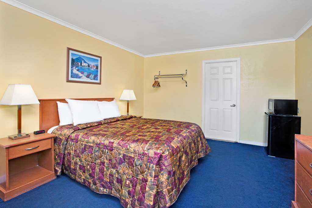 Knights Inn Santa Cruz Værelse billede